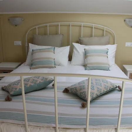 Le Magnolie Oda ve Kahvaltı 4*